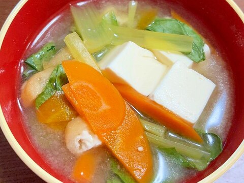 小松菜➕人参➕豆腐➕油揚げのお味噌汁